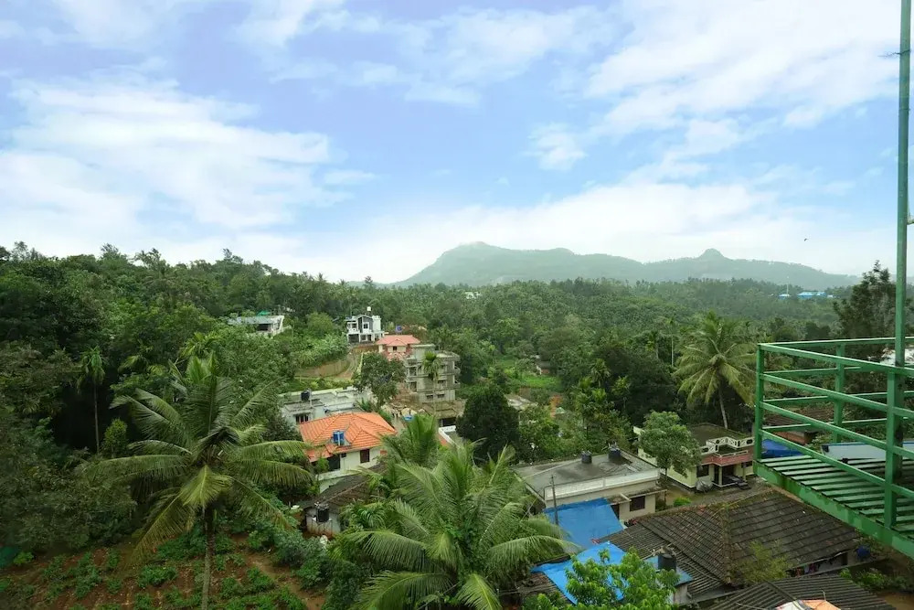 Oyo 16342 Home Luxurious 3Bhk Wayanad