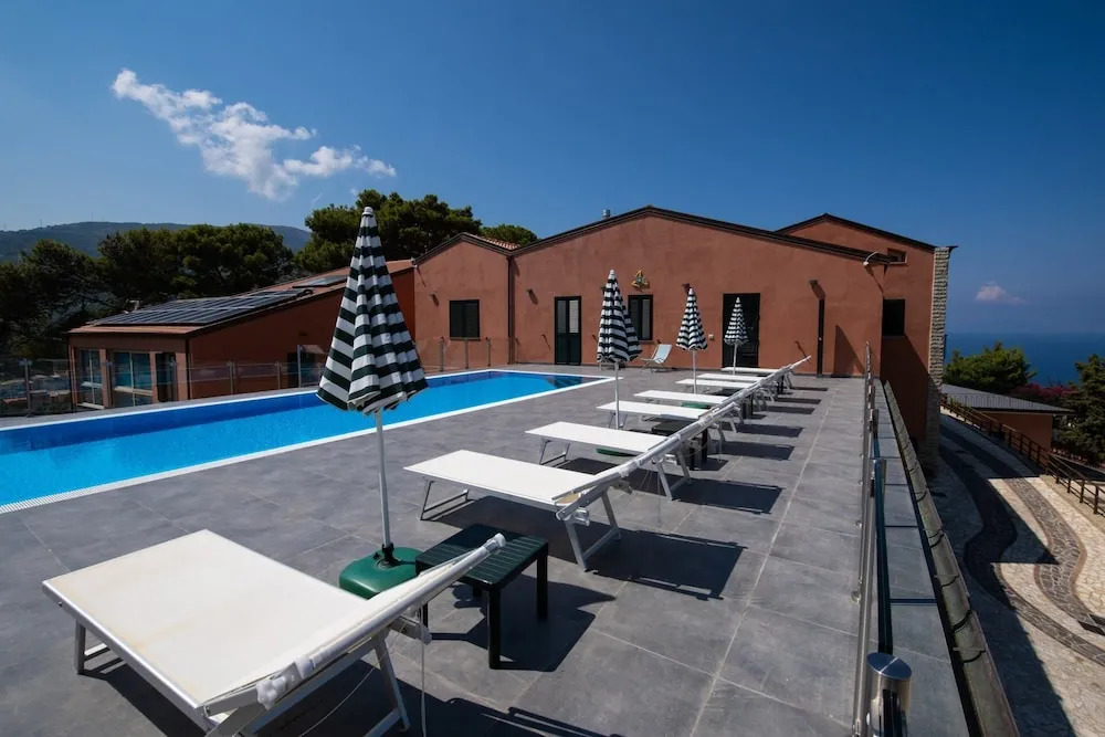 "Il Segreto" Vista Panoramica sulle Isole Eolie con Piscina, palestra e WiFi