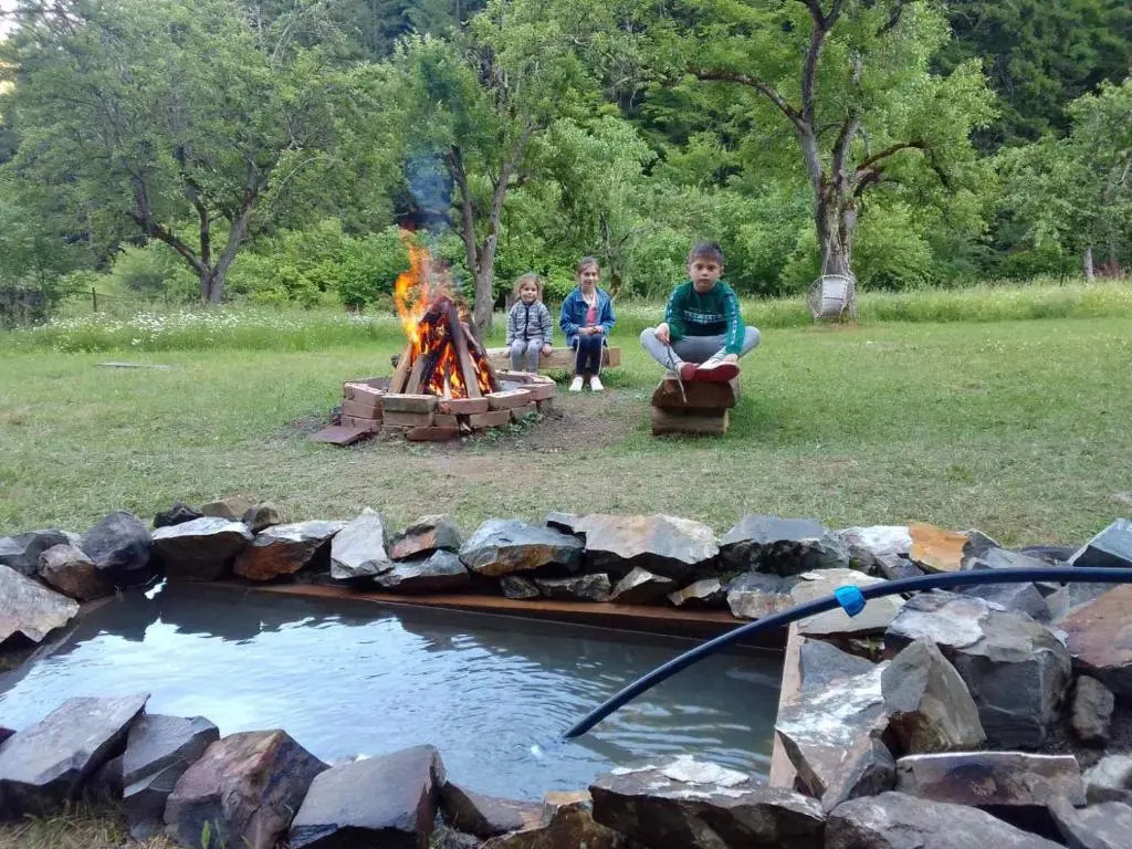 Camp-Woods Likani