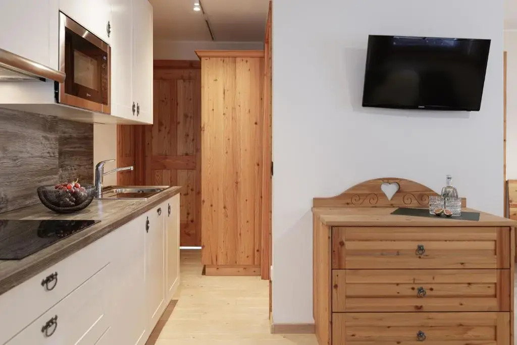 Chalet Tyrolian Apartments - by Familiaris - Pools 500 meters