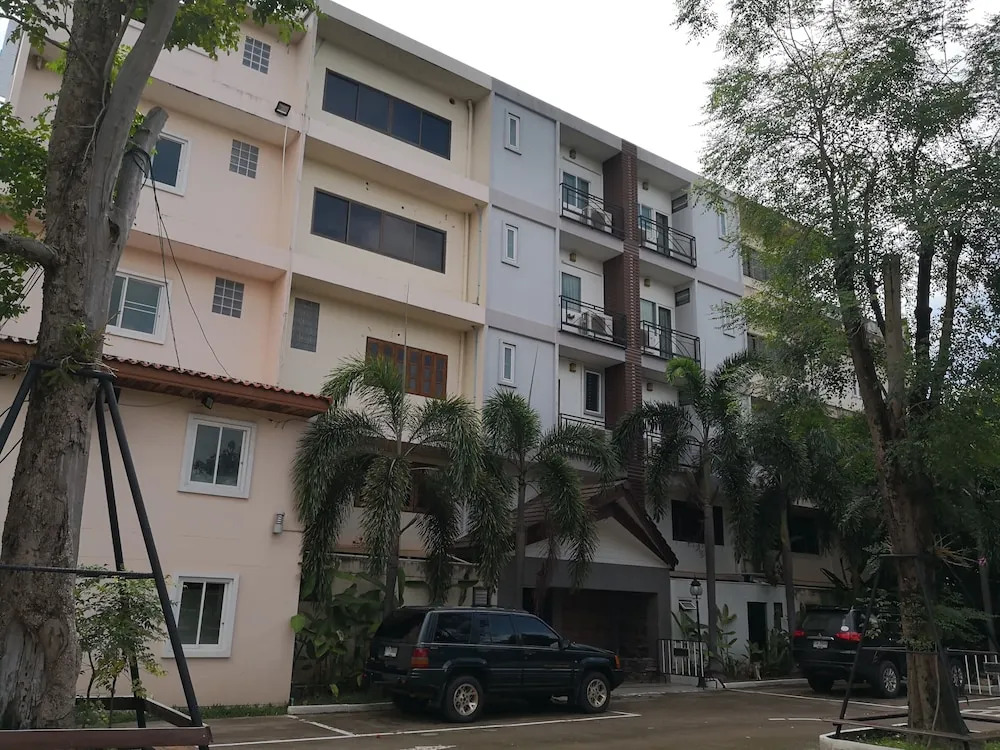 Baan Worachan Hotel