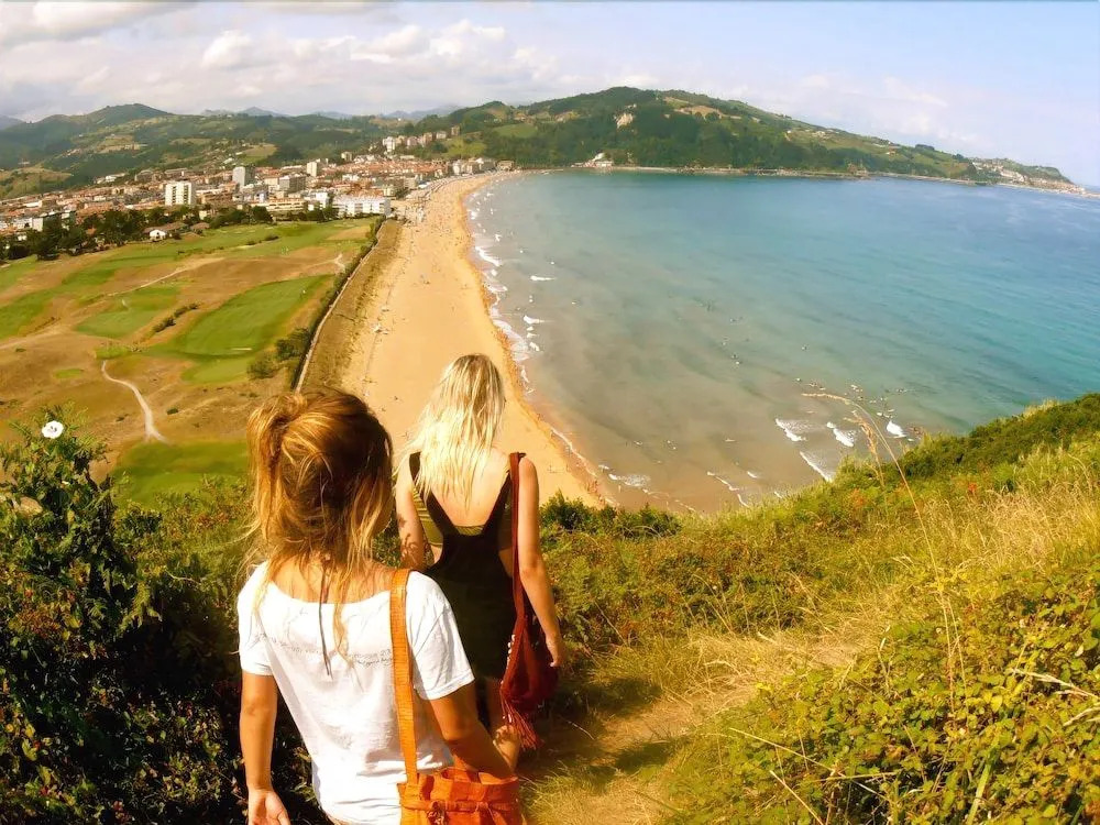 Surf Camp San Sebastian Partyhostel