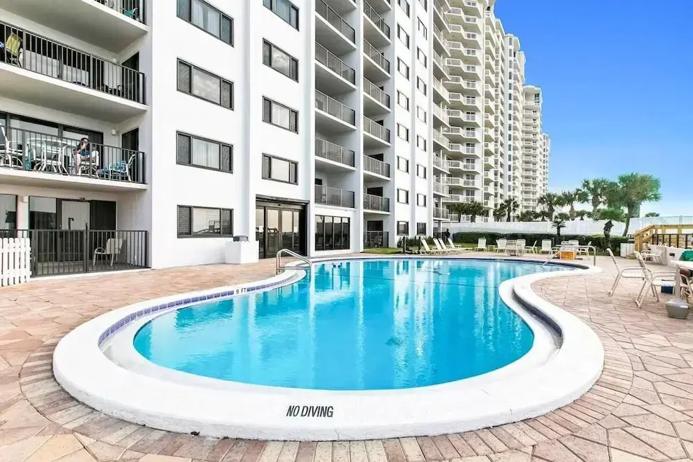 Emerald Towers 503