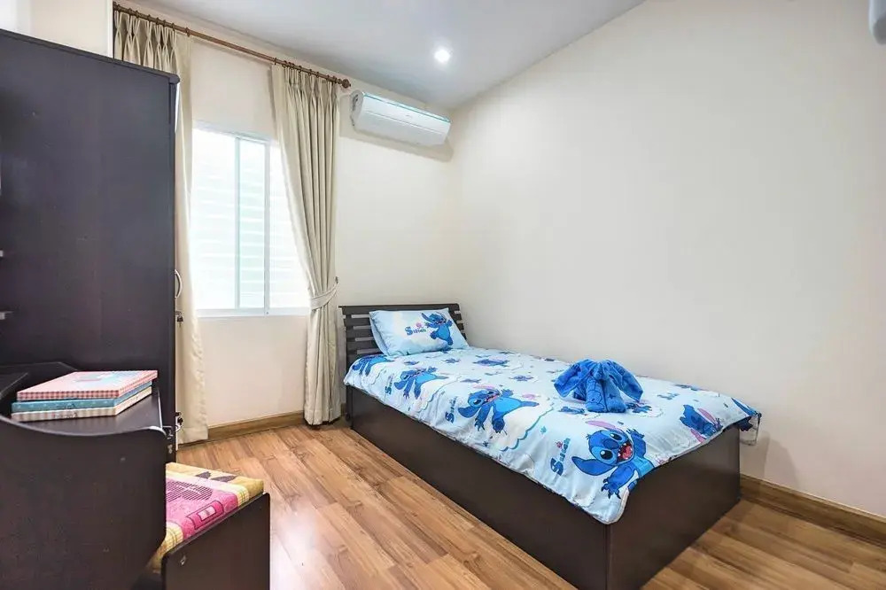 Airport Condo by Younique Travel