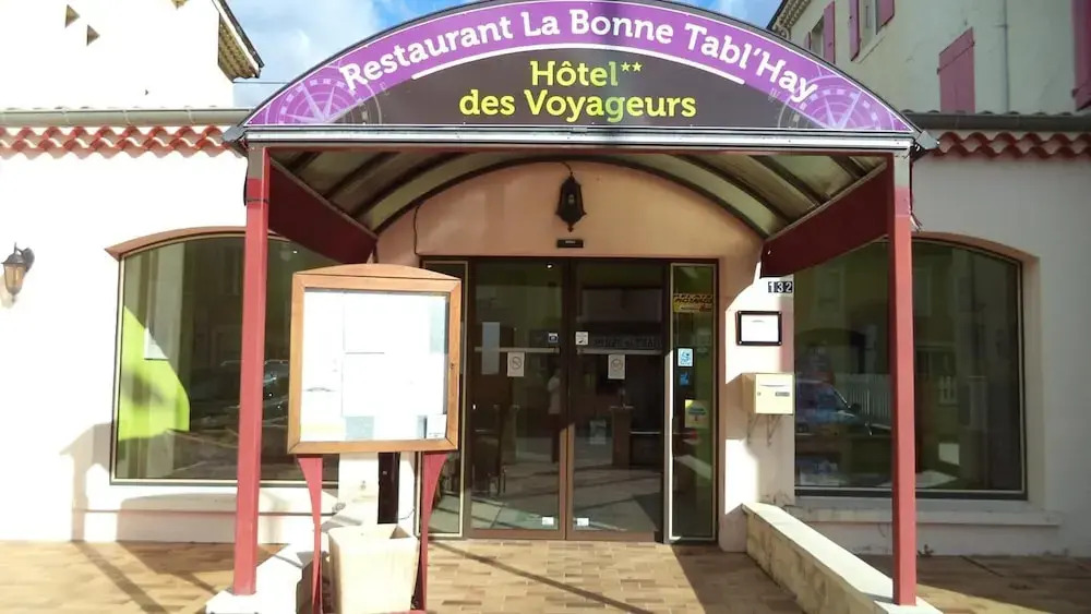 Logis Hotel Des Voyageurs Restaurant La Bonne TablHay