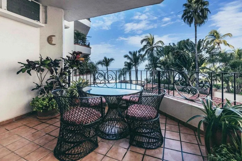 Ocean View 2Br Condo-balcony-beach-pool - 206