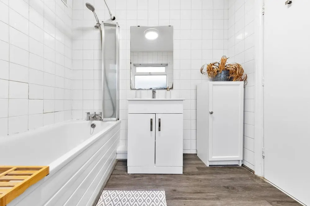Powder Mill Retreat - 2BR Modern Flat for 4