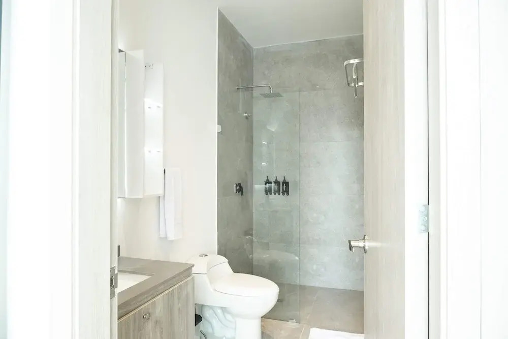 w Trendy 2BR in the Heart of Bocagrande