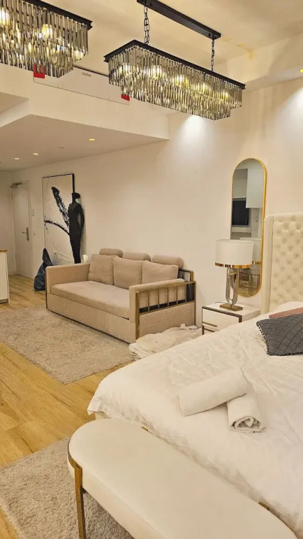 UG Neubau City Wohnung (optional Pool+Gym+2tes Bad extra buchbar)