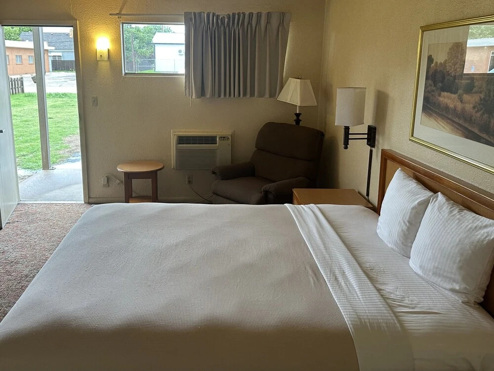 Big Bend Travelers Inn