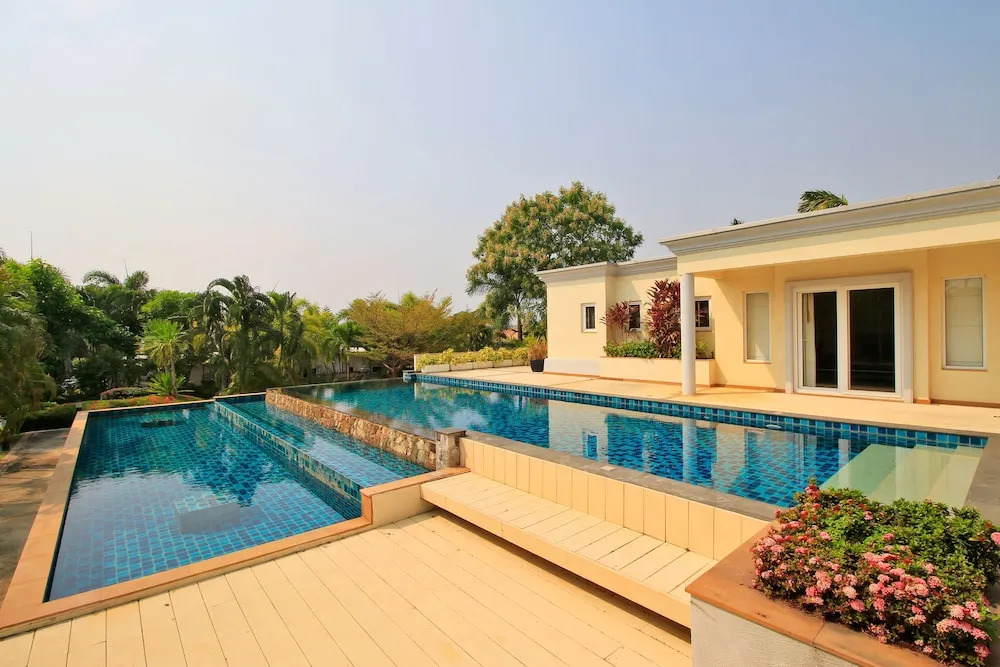Pattaya Sunset Villa