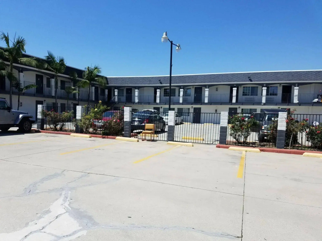 Value Inn Bellflower