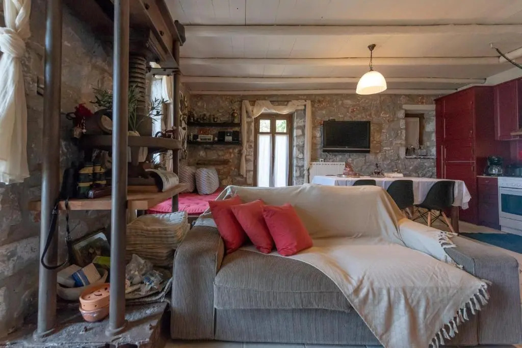 Luxury Stonehouse Verga