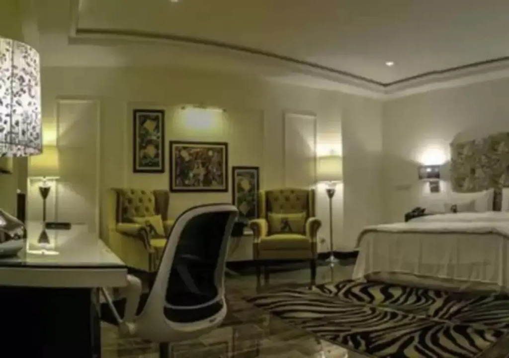 5th Avenue Hotel