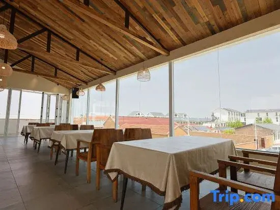 Huishanli · Natural Luxury · Grassland Design Guesthouse