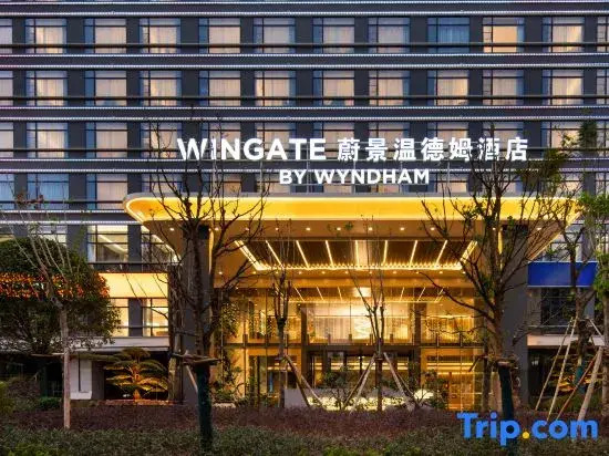 Wingate • Wyndham Grand Riverside Hotel (Gongbei Port Plaza Huafa Shangdu Branch)