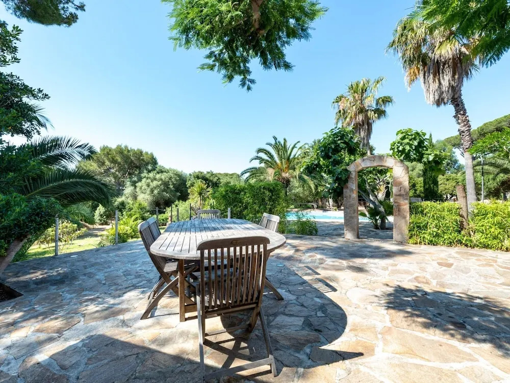 Lavish Holiday Home in La Croix-valmer With Swimming Pool