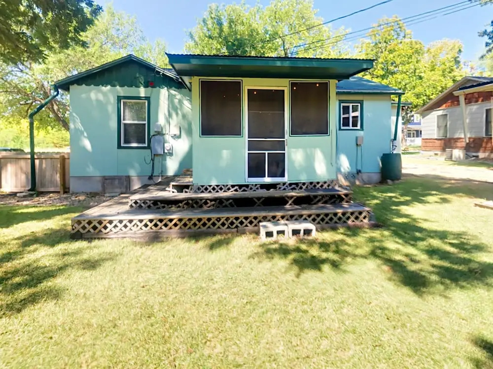 2BR Newly Remodeled Stylish Rosedale House by RedAwning