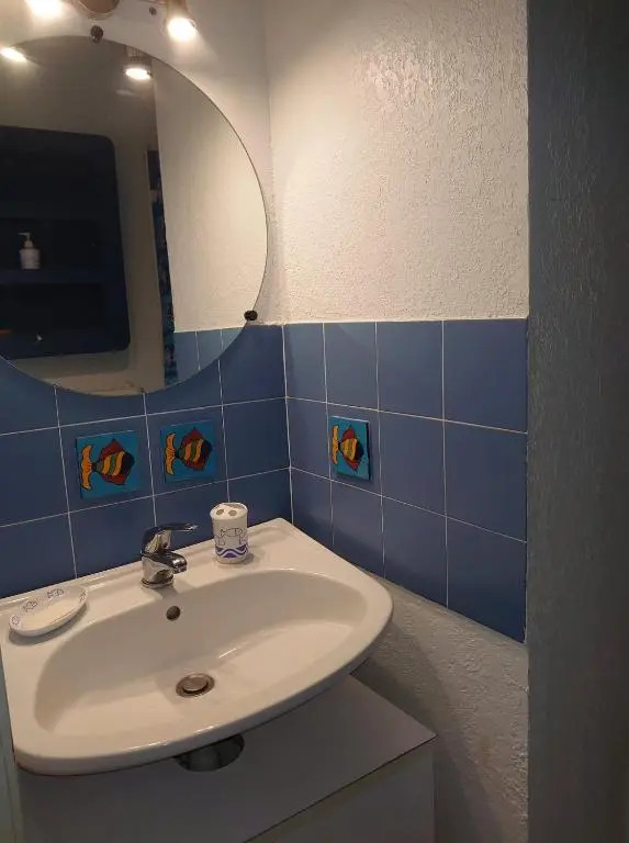 4RB86 Appartement type T2 cabine dans résidence bord de mer à Collioure