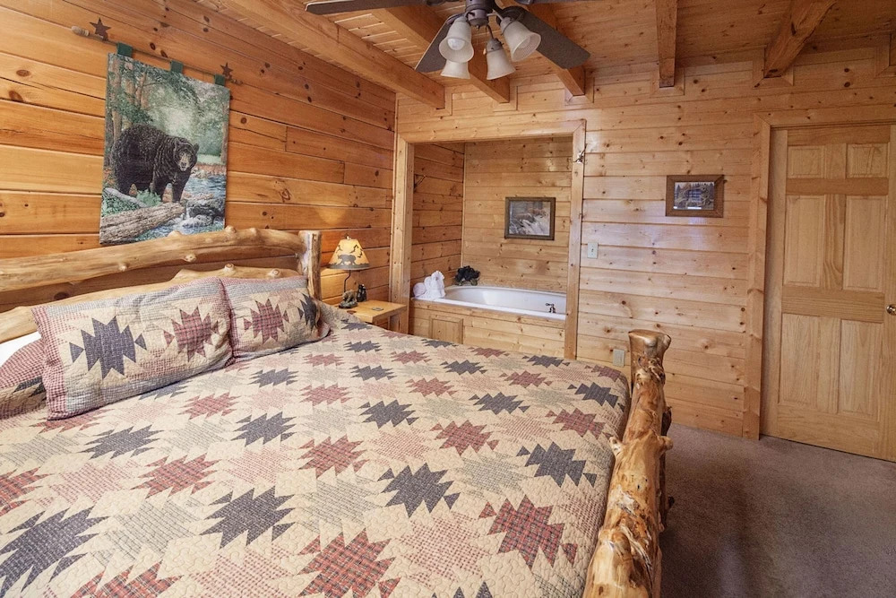 Bearadise City by Heritage Cabin Rentals