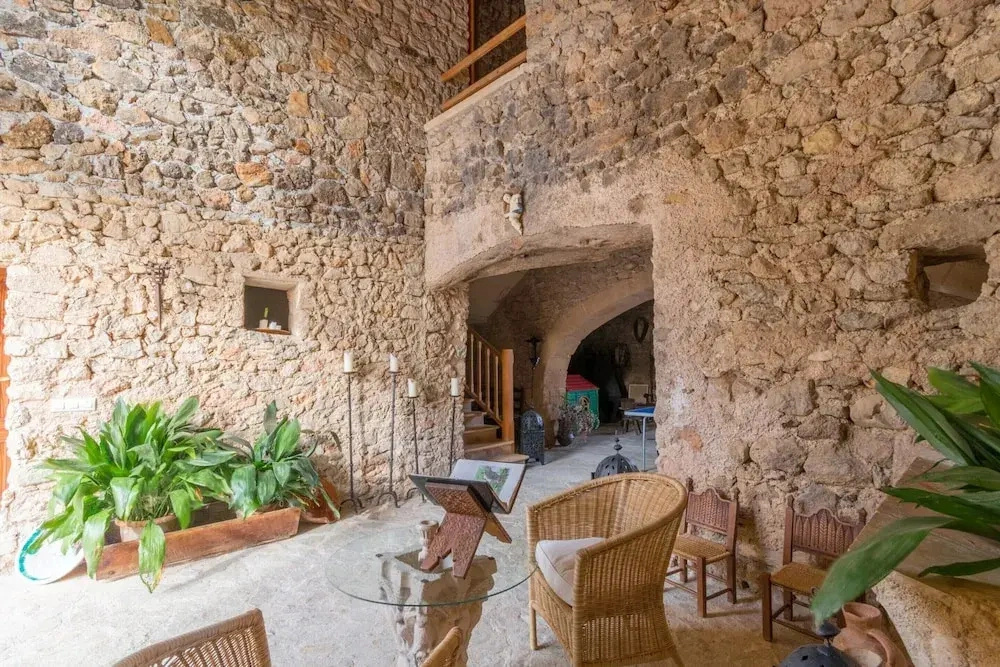Spacious Lexiclati Villa With Pool