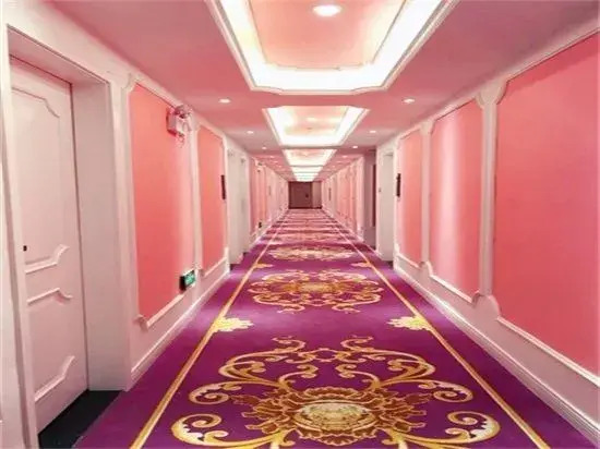 1314 Lovers Theme Hotel (Wuhan Wuchang Railway Station Store)
