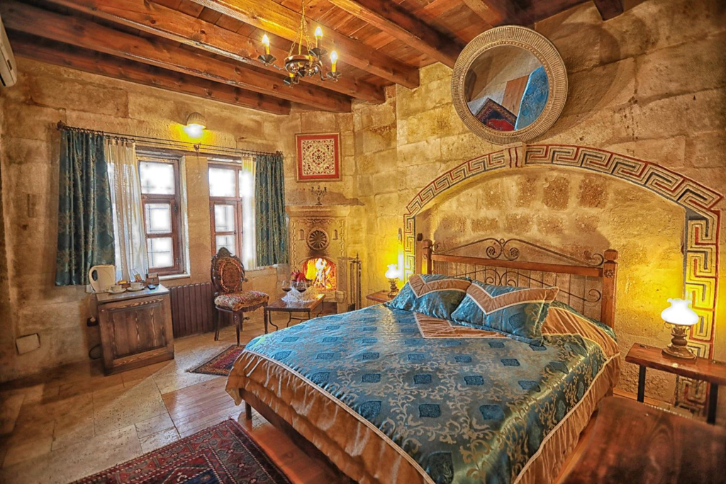 Travellers Cave Hotel