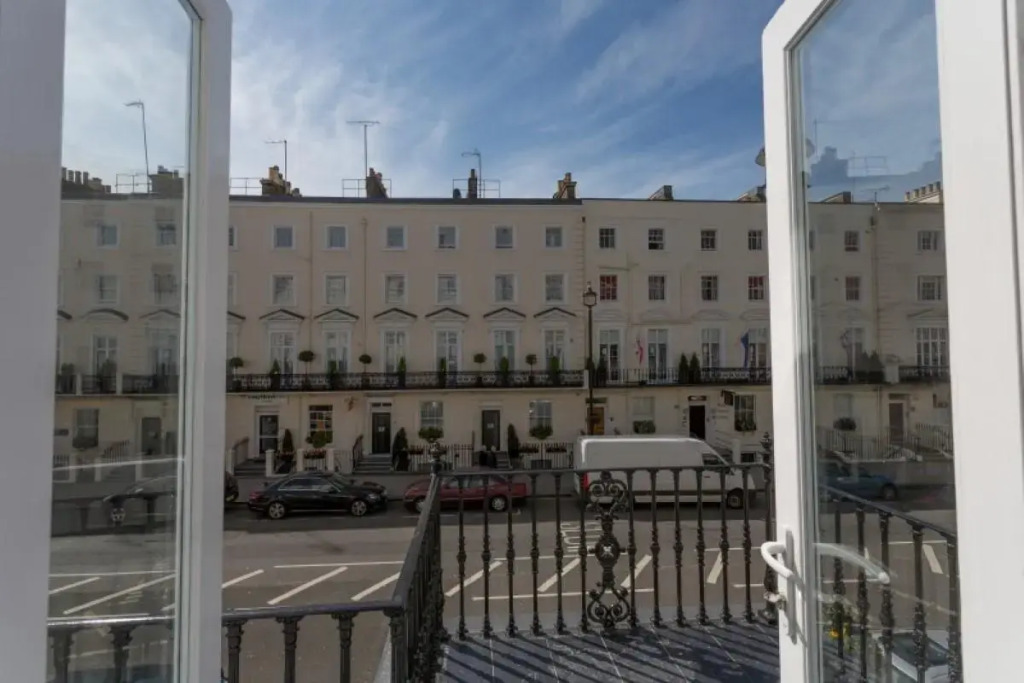 The Beverley Hotel London - Victoria
