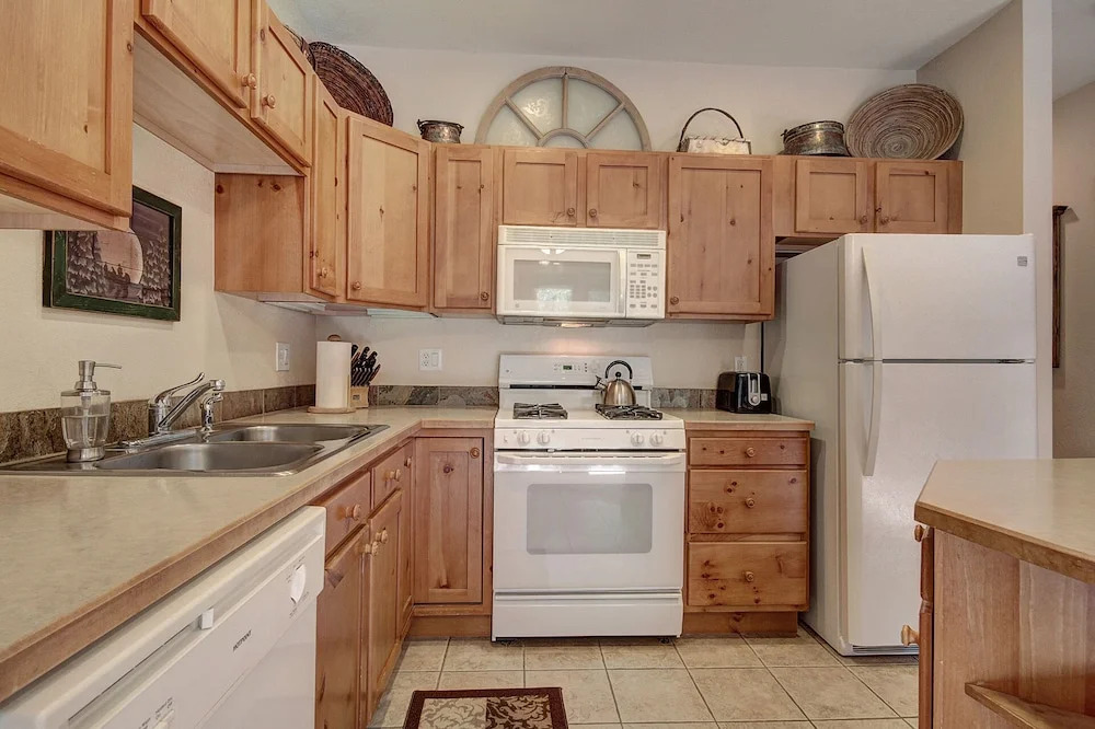 8775 Trappers Crossing - 1 Br Condo