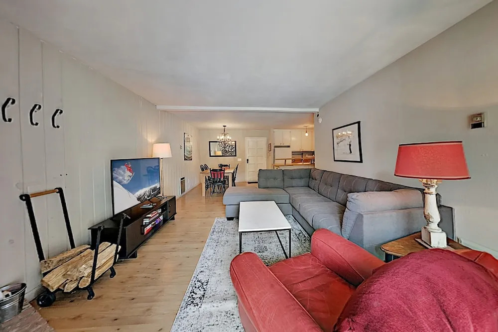 Chamon27 1 Bedroom Condo