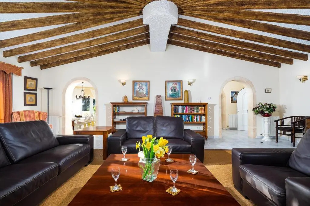 Villa Hermosa by Aguilarent