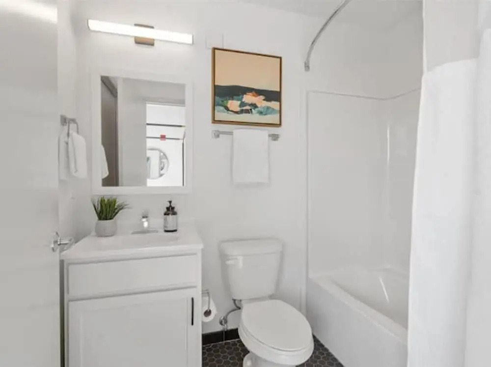 CozySuites at First Avenue