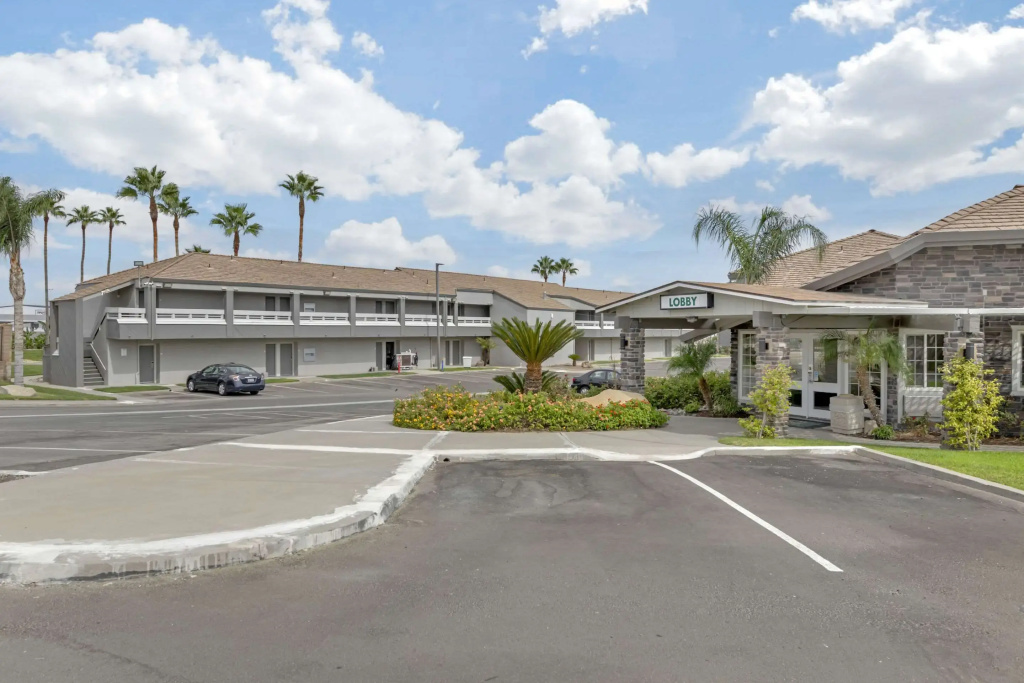 Quality Inn Kettleman City near Hwy 41