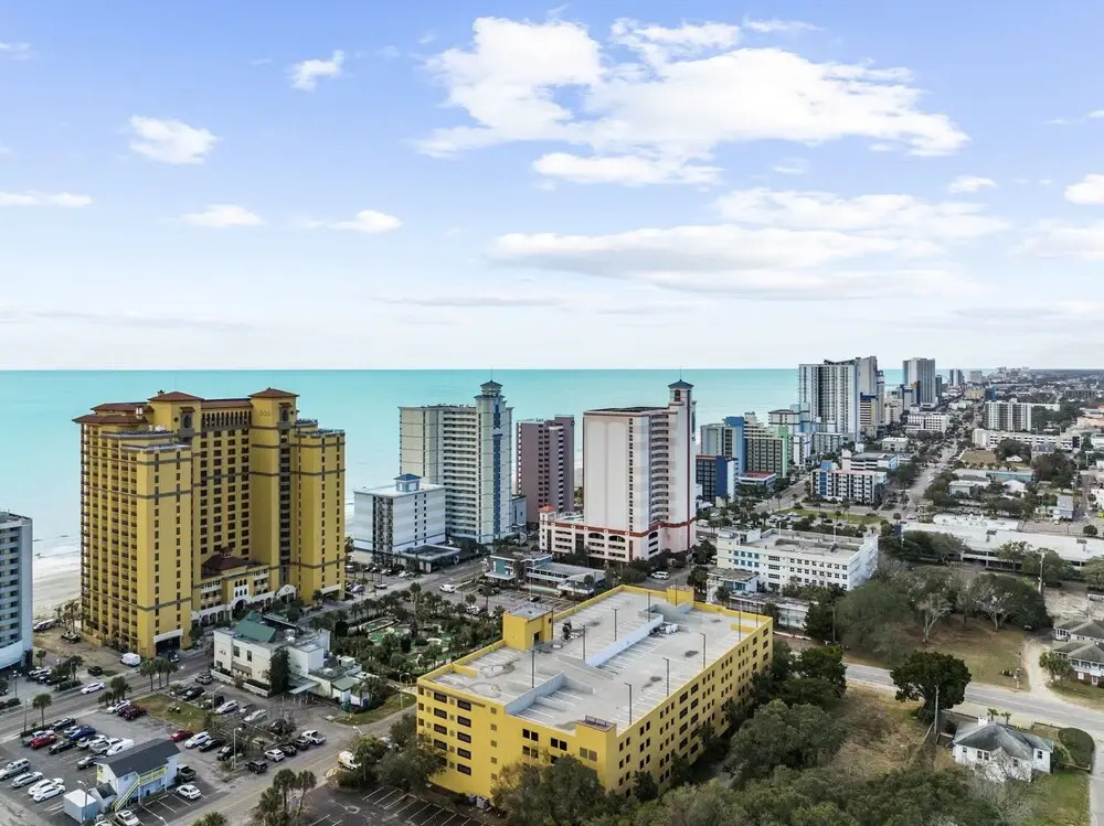 Newly Renovated Oceanfront 1BR Condo