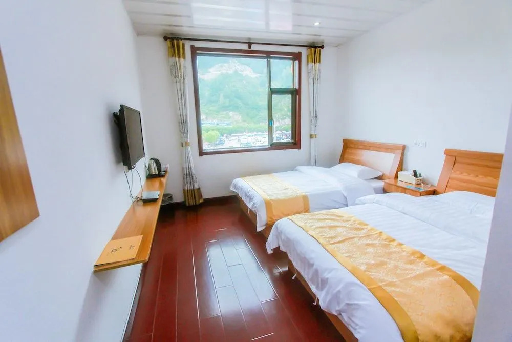 Yijie Holiday Hotel  Laiyuan Baishishan
