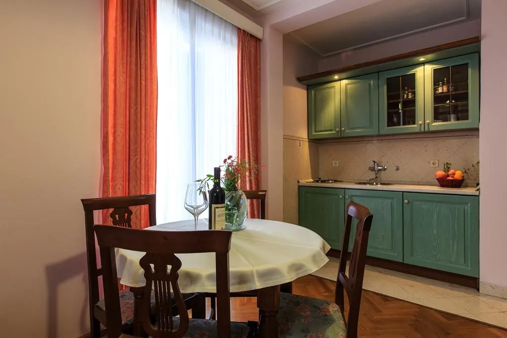 Villa Velzon Guesthouse