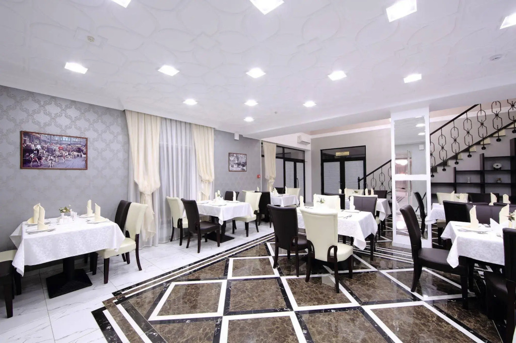 Premier Hotel