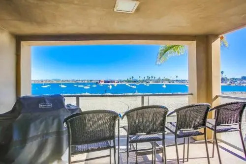 Waterfront Getaway 4 Townhouse