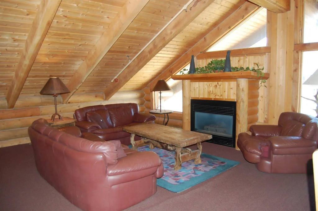 The Boulder Creek Lodge