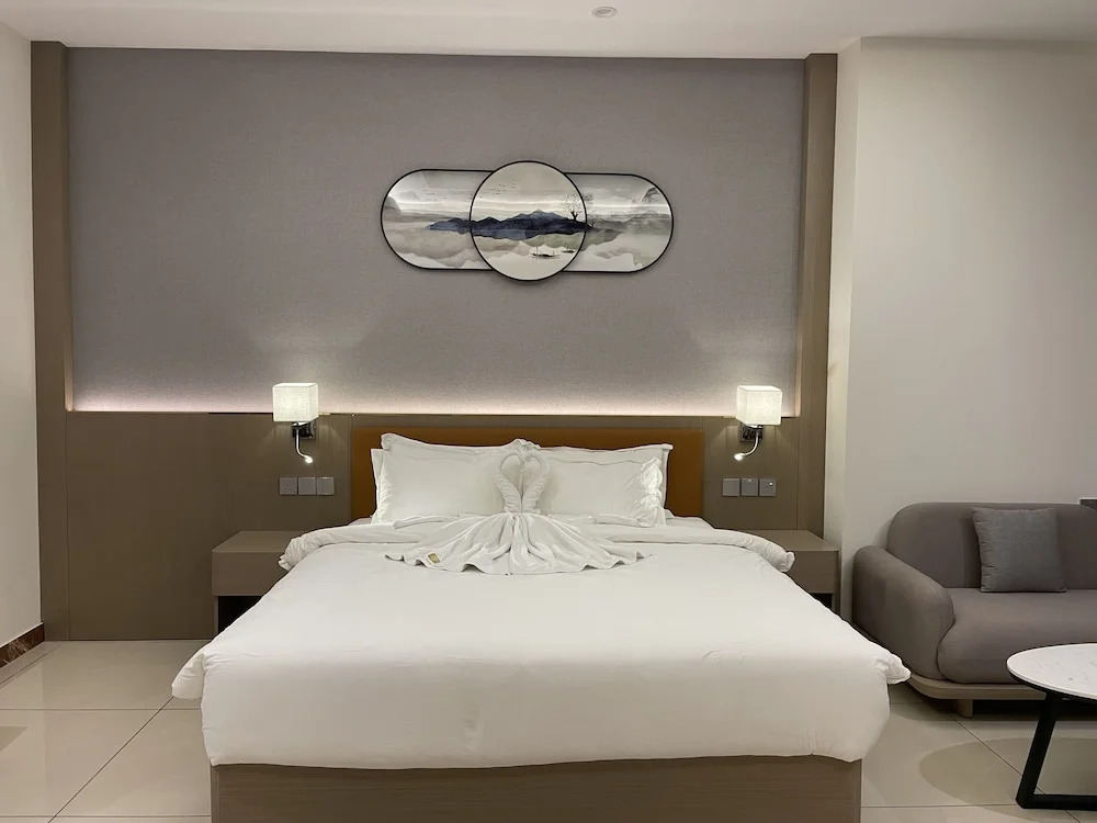 Season Inn Hotel