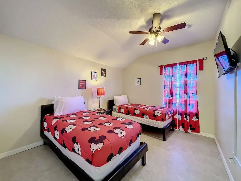 Scuttle Vacation Pool Home W Spa
