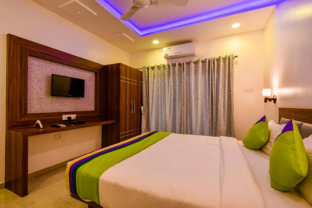 Treebo Prince Palace With Swimming Pool