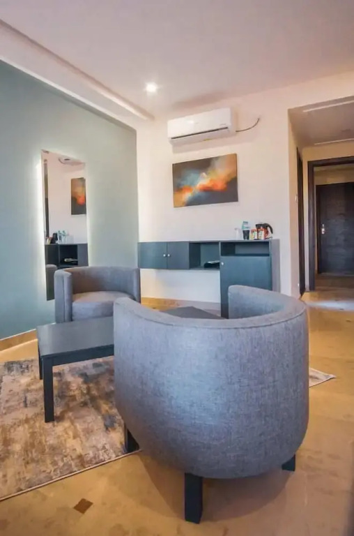 Roomy Signature Hotel