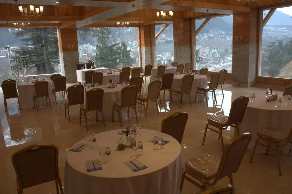 Tiaraa Hotels & Resorts - A Luxury Resort Manali