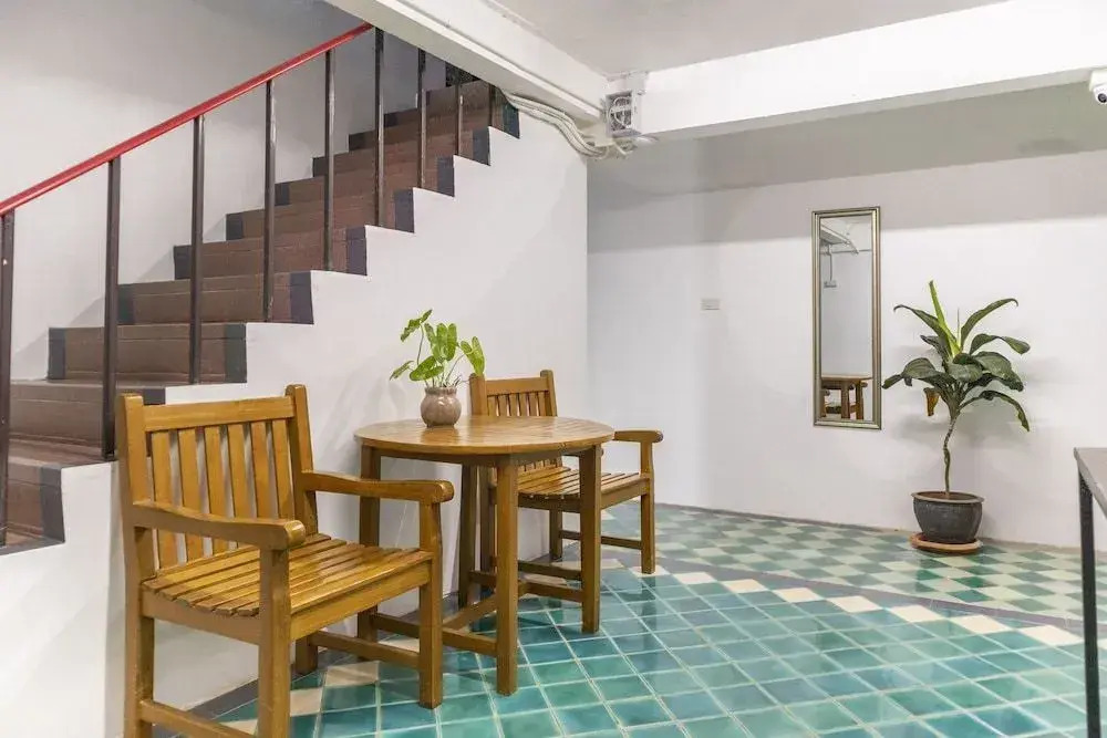 OYO 736 Green Poshtel
