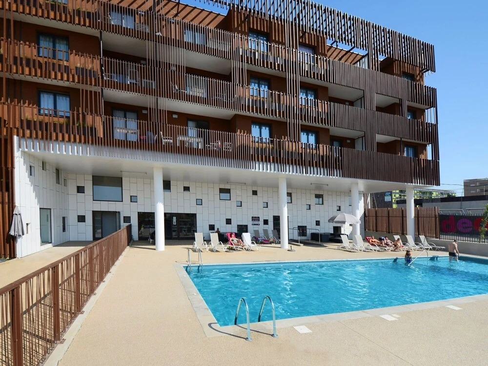 Modern Seaside Apartment