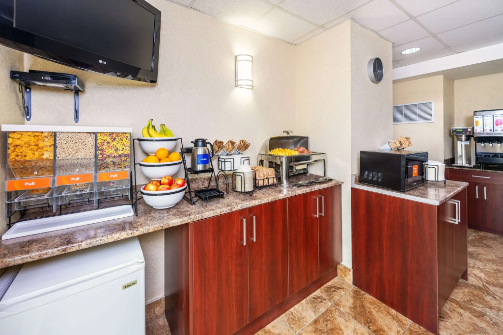 Comfort Inn & Suites