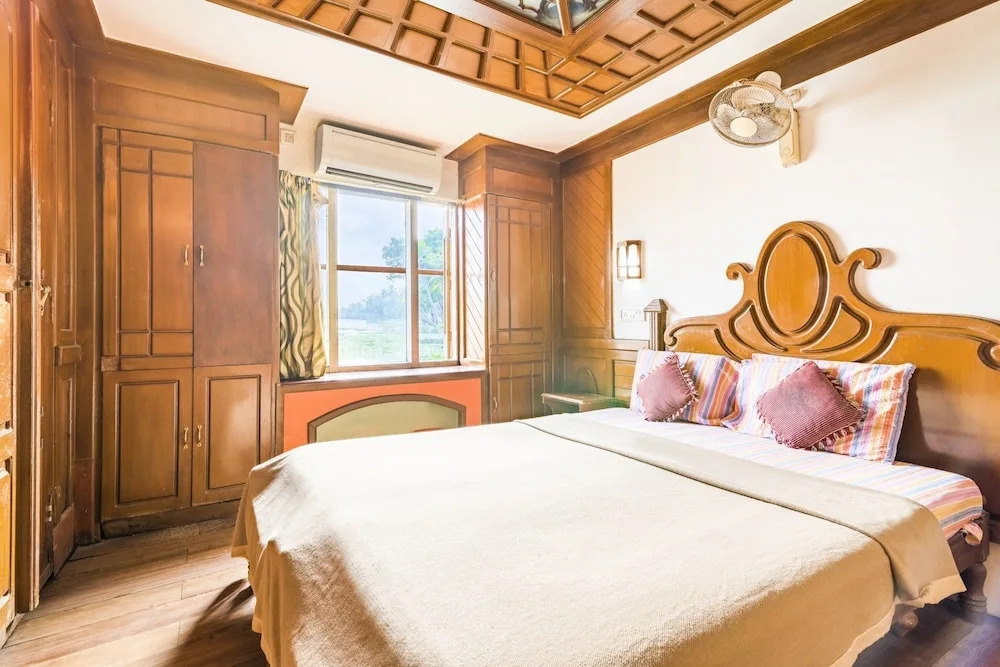 GuestHouser 3 BHK Houseboat e567