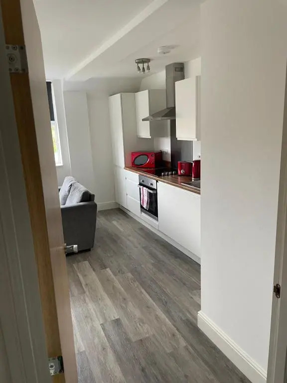 #0410 Lovely one bedroom apartment with free parking