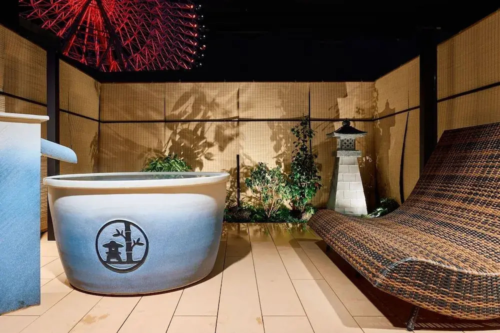 KONJAKUSO Osaka Tempozan "IKESU" Projection M apping SPA "TAKADORO" Wheel View